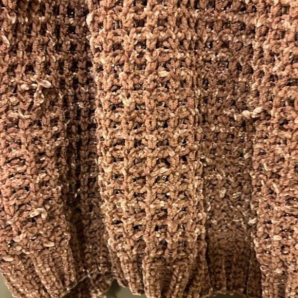 Super soft Brown Sweater - Picture 2 of 4